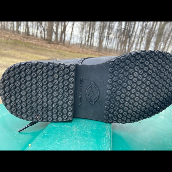 Dickies slip resistant women’s shoe - Picture 5 of 8